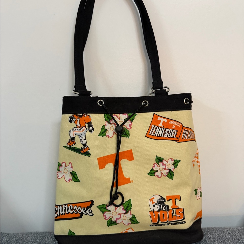 Tennessee Volunteers Cream and Black Tote Bag New without tags. Smoke free home